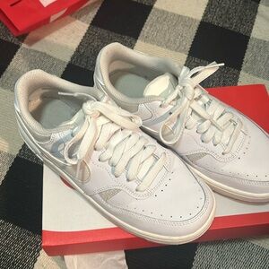 Nike Gamma Force Size 6